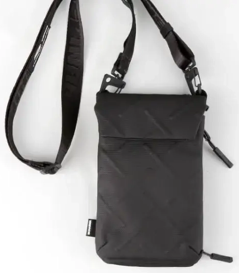 Skinarma Phone Bag Juno black